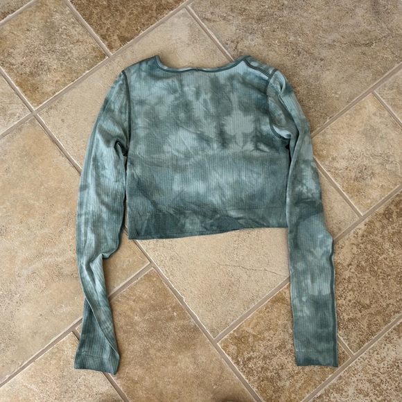 Lululemon Long Sleeve crop Top, size 10, Green marble tye dye, Bra with Padding - Picture 2 of 9